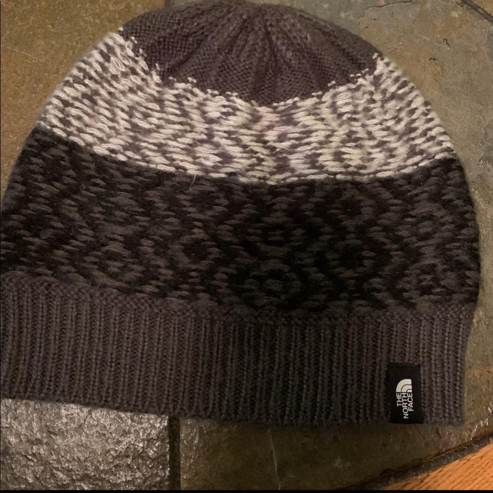 Women’s north face beanie hat